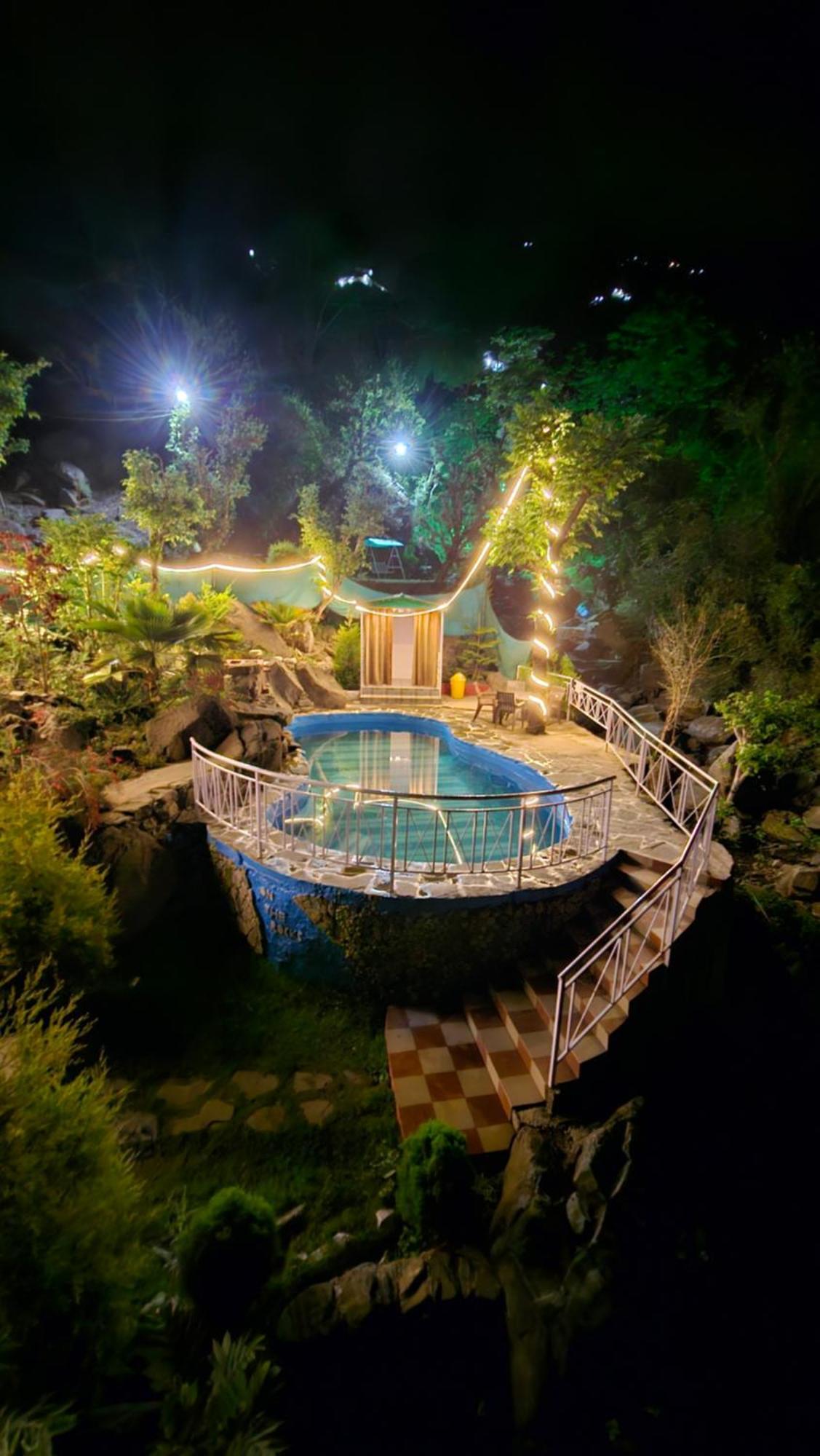 Hotel On The Rocks Kasauli Exterior foto