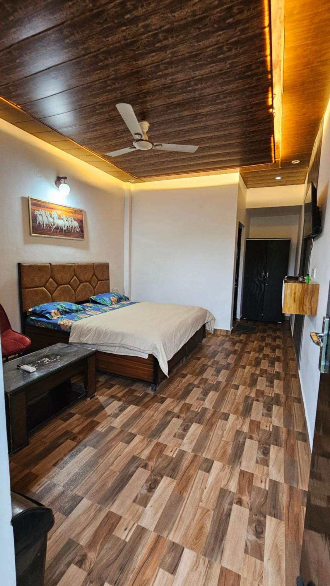 Hotel On The Rocks Kasauli Exterior foto