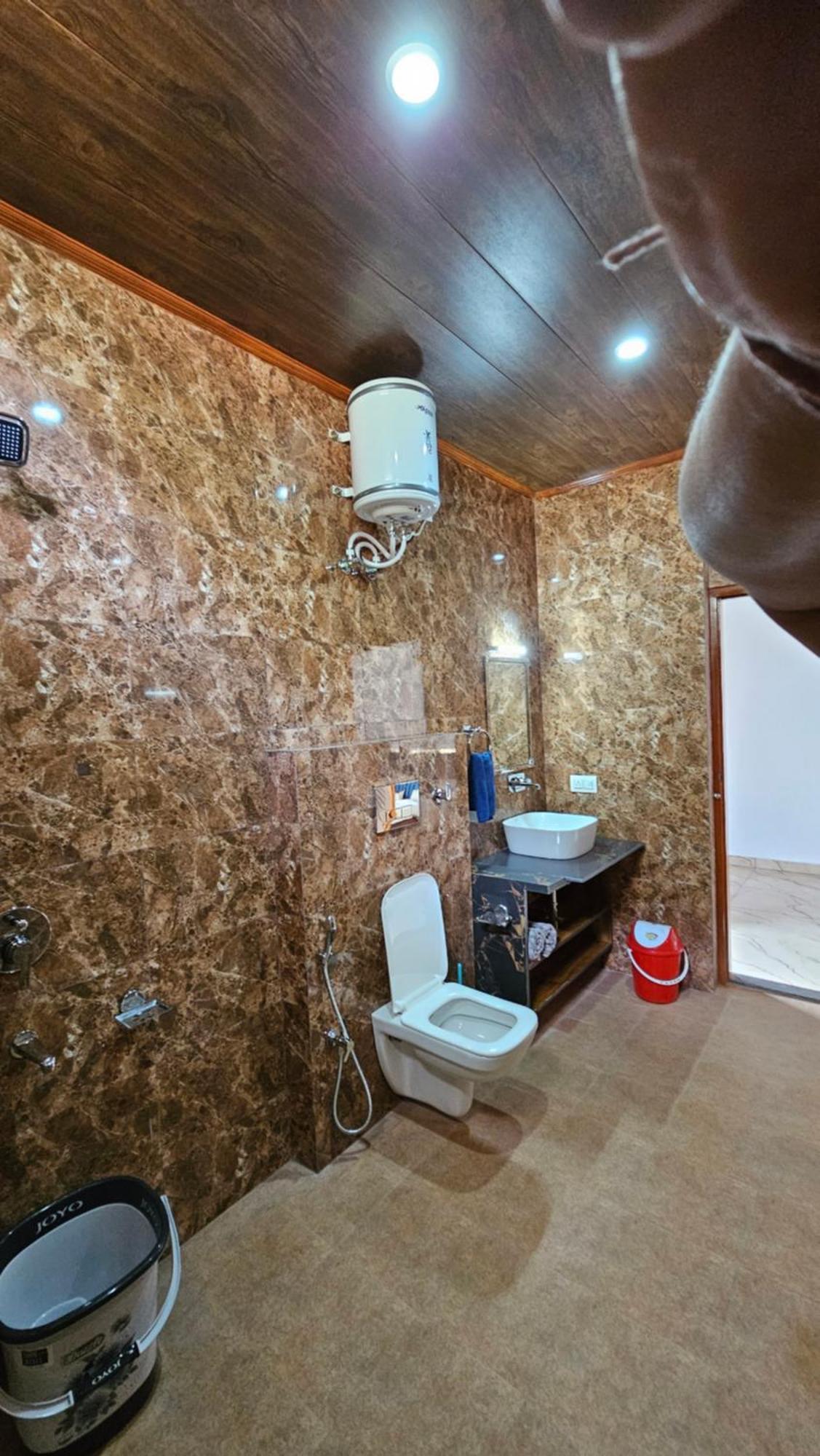 Hotel On The Rocks Kasauli Exterior foto
