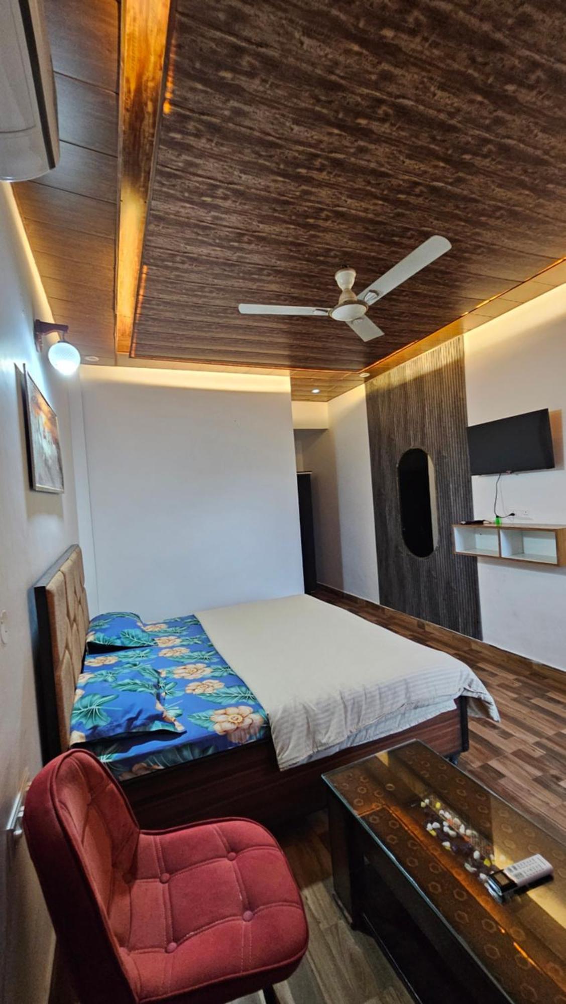Hotel On The Rocks Kasauli Exterior foto