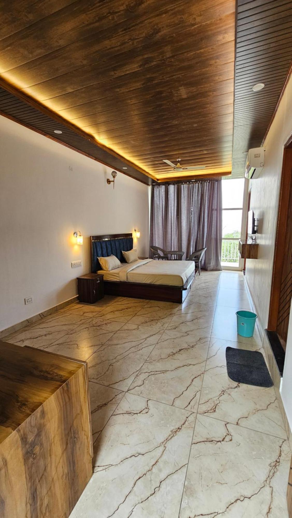 Hotel On The Rocks Kasauli Exterior foto